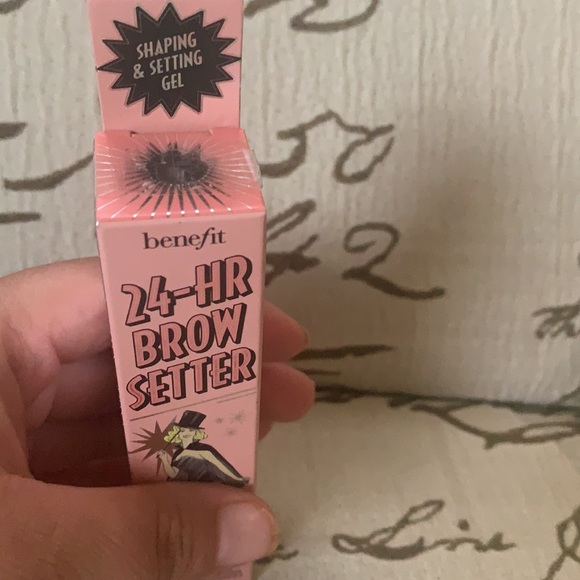 Benefit Cosmetics 24-hr Brow Setter Clear Eyebrow Gel with Lamination Effec - Picture 5 of 5